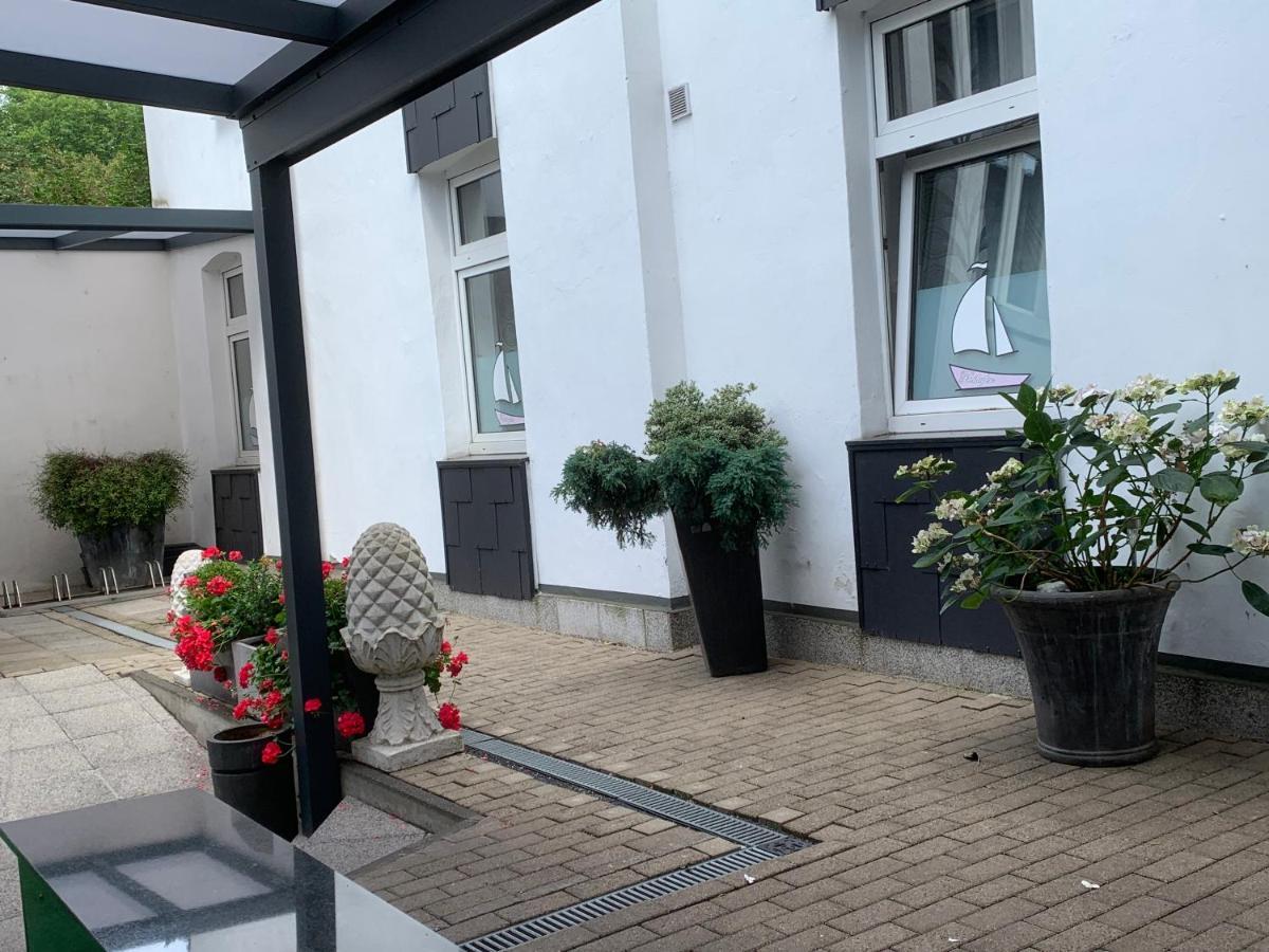 Hotel Am Freihafen Duisburg Exterior photo